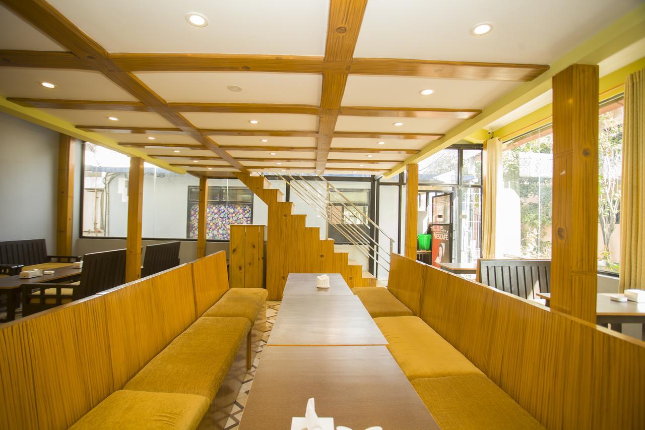 Oyo 150 Hotel Himalyan Height カトマンズ エクステリア 写真